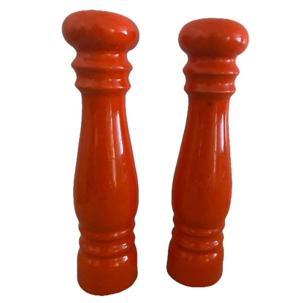 Vintage Designs USA Salt And Pepper Shakers‎ 9.5